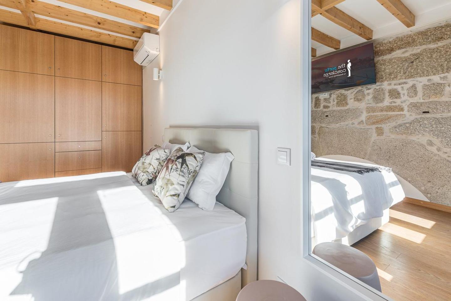 Guestready - Miragaia Stone Studios & Apartments Порту Экстерьер фото