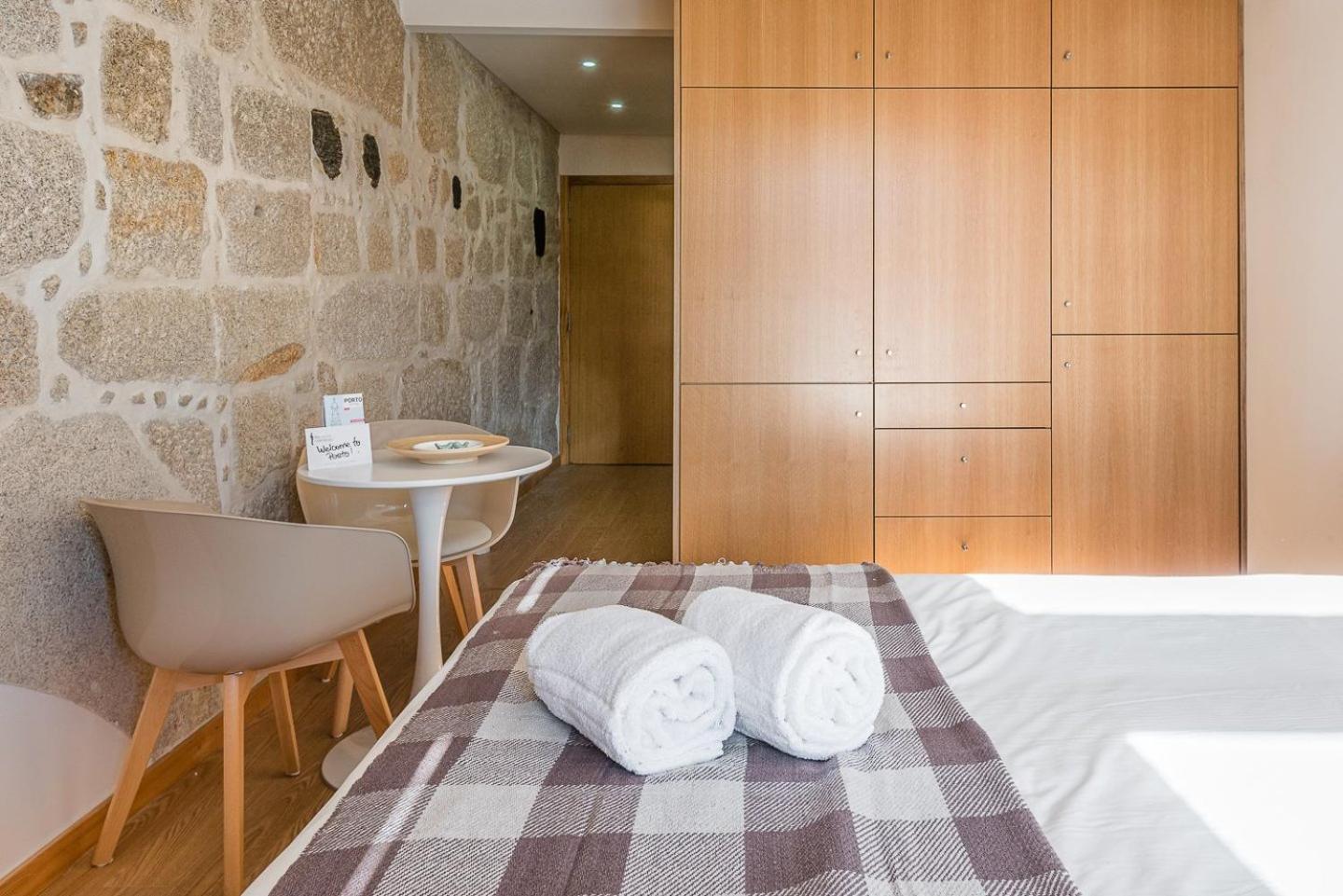 Guestready - Miragaia Stone Studios & Apartments Порту Экстерьер фото