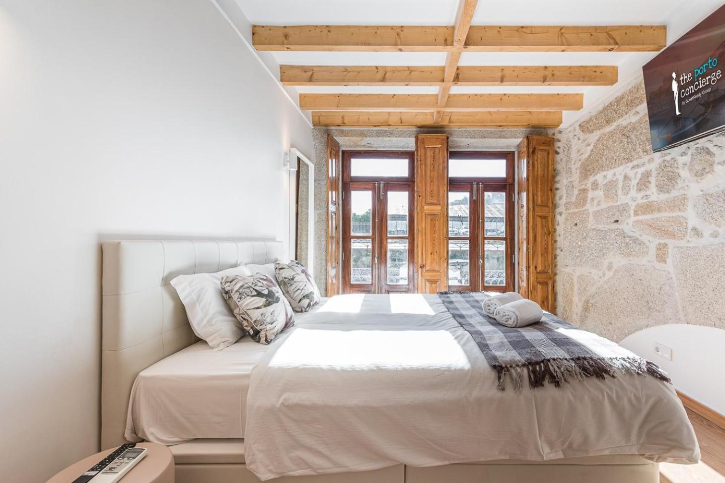 Guestready - Miragaia Stone Studios & Apartments Порту Экстерьер фото