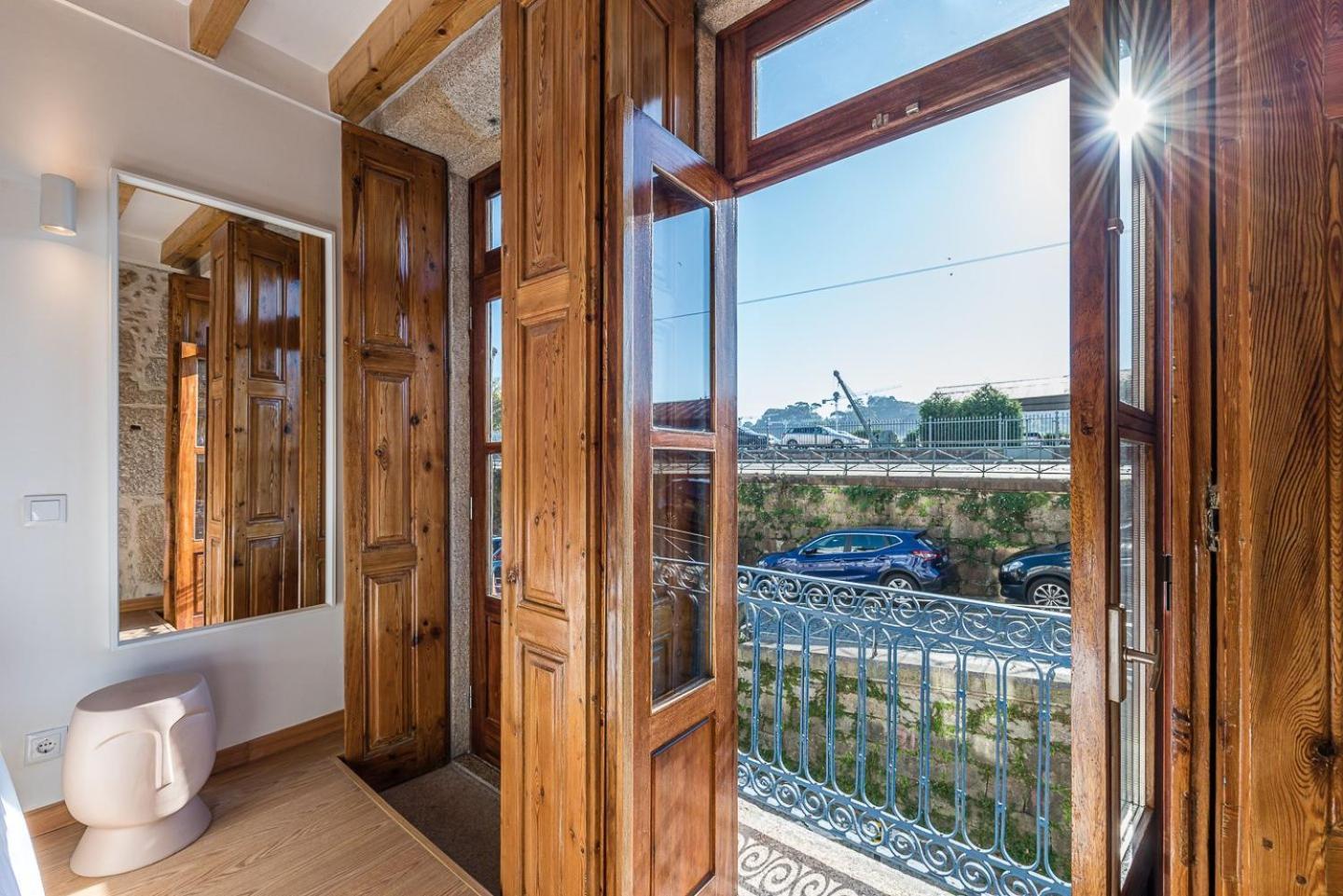 Guestready - Miragaia Stone Studios & Apartments Порту Экстерьер фото