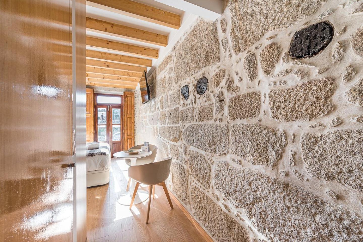 Guestready - Miragaia Stone Studios & Apartments Порту Экстерьер фото