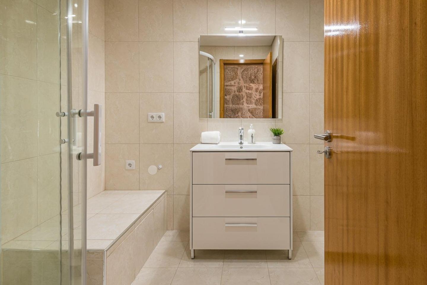 Guestready - Miragaia Stone Studios & Apartments Порту Экстерьер фото