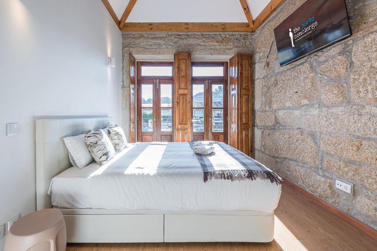Guestready - Miragaia Stone Studios & Apartments Порту Экстерьер фото