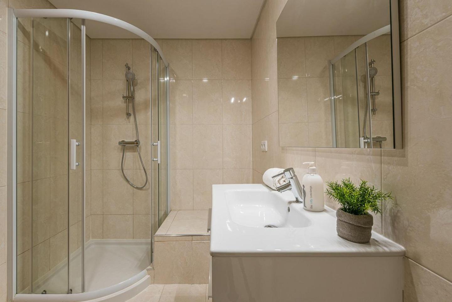 Guestready - Miragaia Stone Studios & Apartments Порту Экстерьер фото