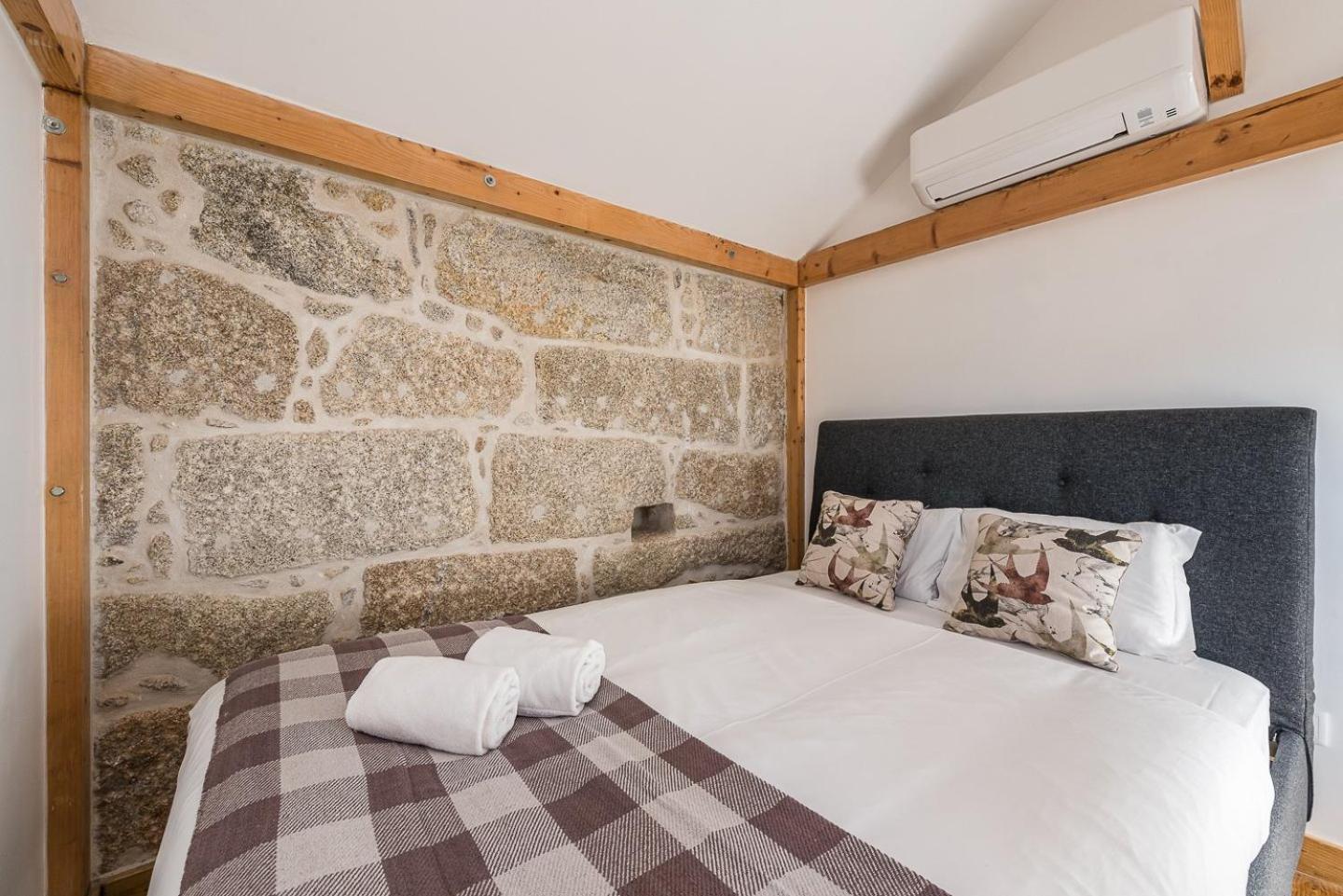 Guestready - Miragaia Stone Studios & Apartments Порту Экстерьер фото
