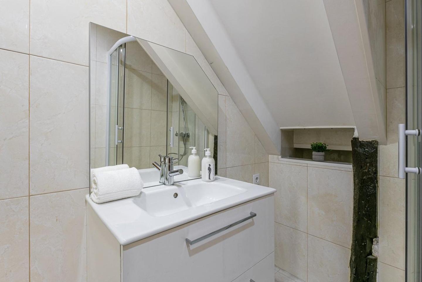 Guestready - Miragaia Stone Studios & Apartments Порту Экстерьер фото